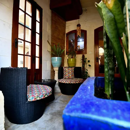 Maria Giovanna Oda ve Kahvaltı Marsalforn