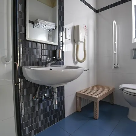 Maria Giovanna Oda ve Kahvaltı 4*